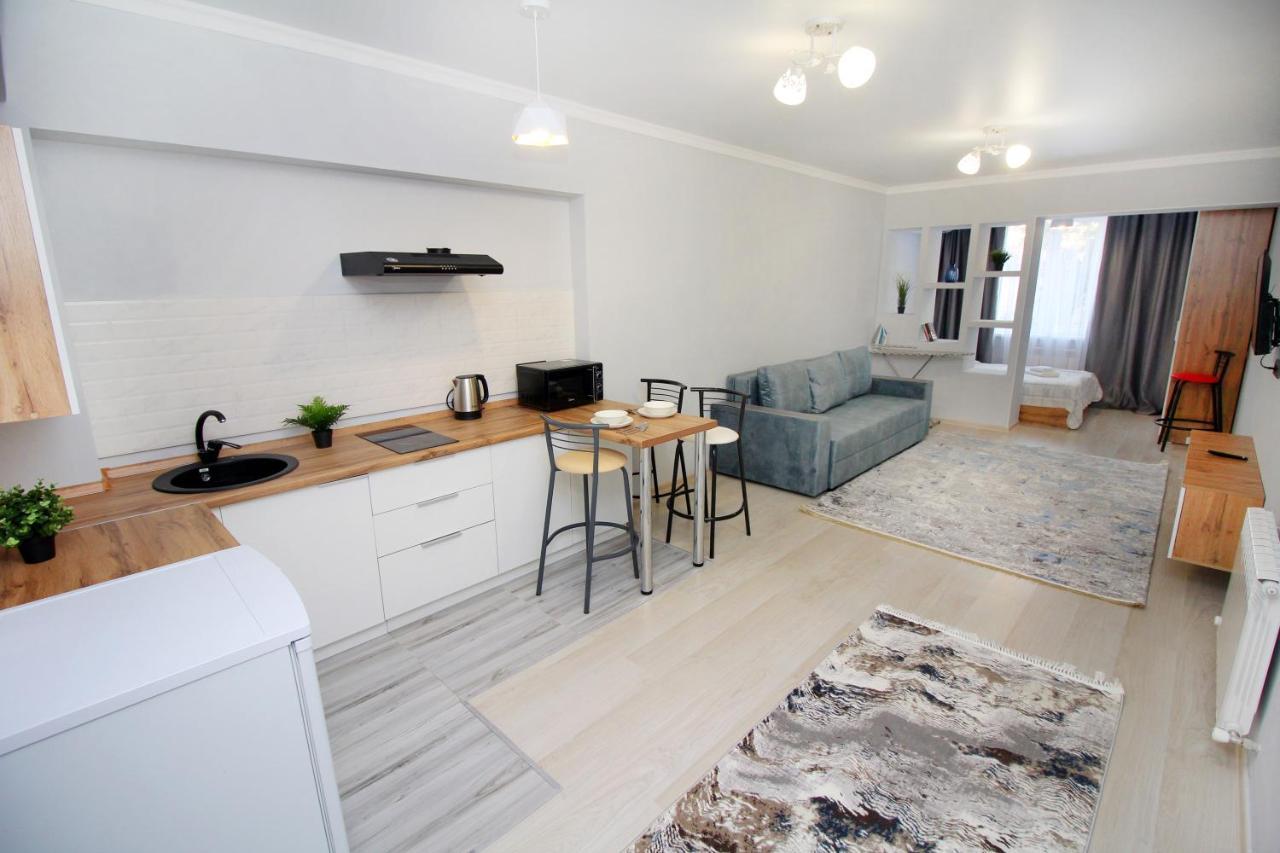Cozy Studio In The Best Area! 4 Alma-Ata Exteriör bild